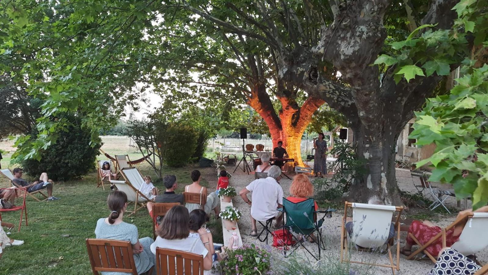 Mas De Karlotte Apartment Pernes-les-Fontaines Luaran gambar